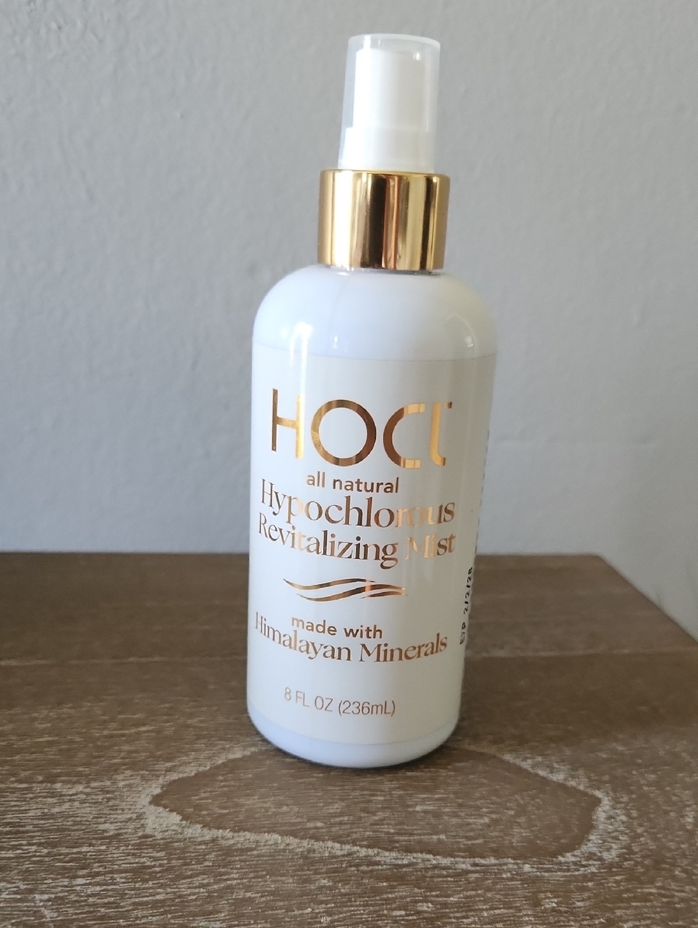 HOCl Hypochlorous Revitalizing Mist - White with Gold Accents